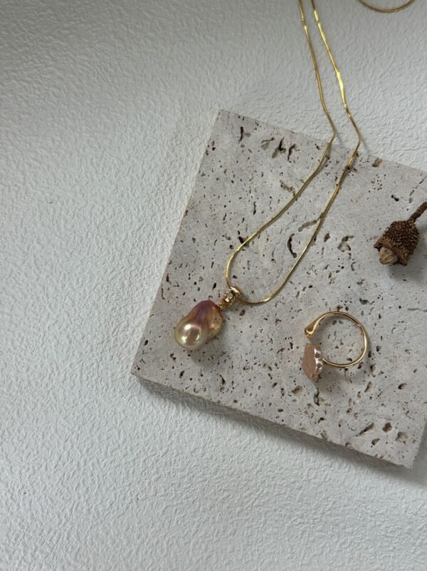 "Lustrous Baroque Pearl Necklace" - 图片 12